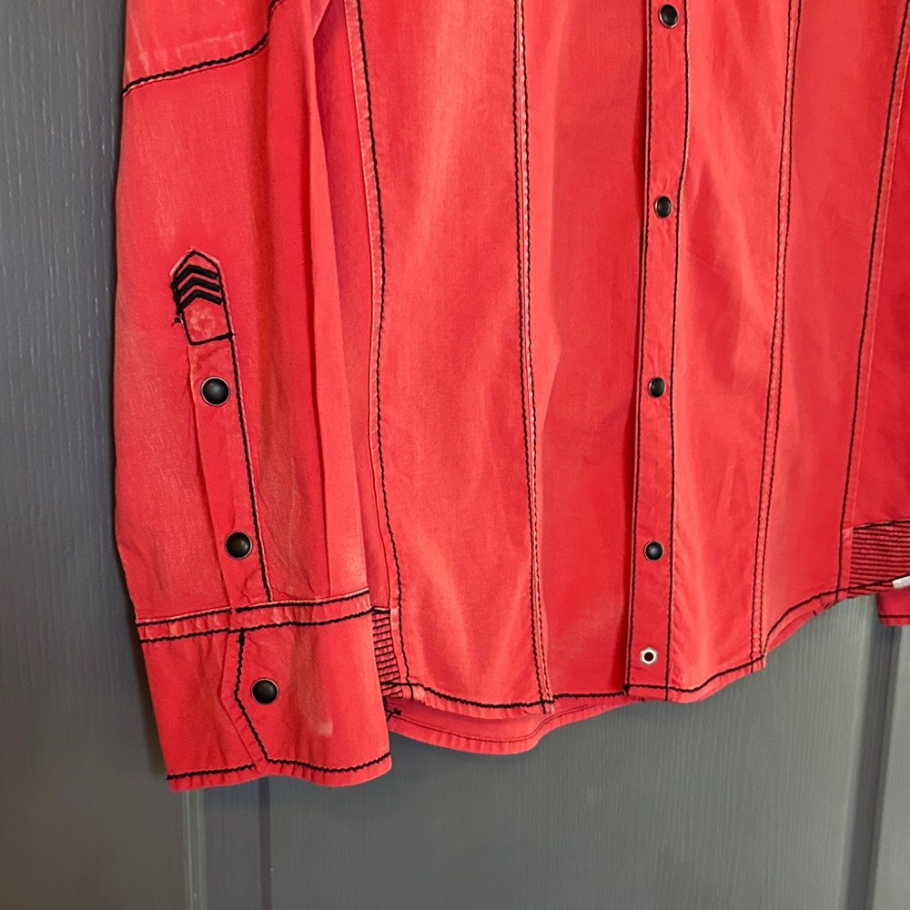 Buckle Black Vibrant Red Long Sleeve Shirt Large - Picture 5 of 9